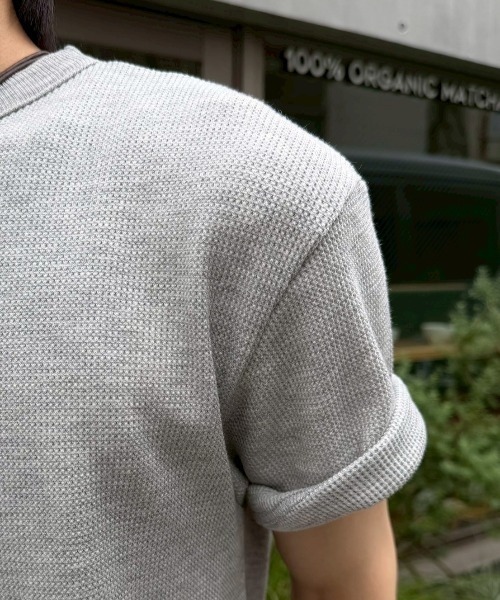 Chikashitsu +(チカシツプラス)の「【Chikashitsu +】waffle cropped half sleeve tee (4color) / 【チカシツプラス】ワッフルクロップド半袖Tシャツ<着用動画あり>(Tシャツ/カットソー・メンズ・グレー/ホワイト/チャコール/ブラック・L/M)」の14枚目の写真