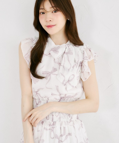 tocco closet(トッコ クローゼット)の「リボンプリントシフォンフリルブラウス(シャツ/ブラウス・レディース・ブラック/ピンク・M)」の2枚目の写真