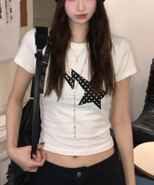 SHEPP(シープ)の「Y2K スター グラフィック タイトTシャツ 半袖コンパクトT(Tシャツ/カットソー・レディース・ホワイト・S/M)」の7枚目の写真