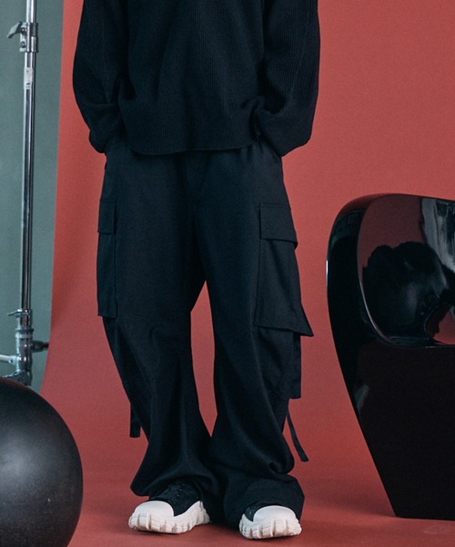 MAISON SPECIAL(メゾンスペシャル)の「《UNISEX》Banana Curve Silhouette Prime-Wide Cargo Trousers/バナナカーブシルエットプライムワイドカーゴスラックス【MAISON SPECIAL/メゾンスペシャル】■セットアップ対応■(カーゴパンツ・メンズ・チャコールグレー/ブラック/ブラウン・2/0/1)」の1枚目の写真