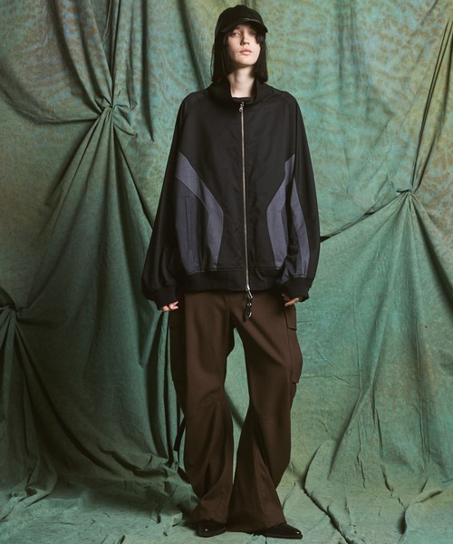 MAISON SPECIAL(メゾンスペシャル)の「《UNISEX》Banana Curve Silhouette Prime-Wide Cargo Trousers/バナナカーブシルエットプライムワイドカーゴスラックス【MAISON SPECIAL/メゾンスペシャル】■セットアップ対応■(カーゴパンツ・メンズ・チャコールグレー/ブラック/ブラウン・2/0/1)」の8枚目の写真
