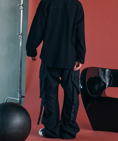 MAISON SPECIAL(メゾンスペシャル)の「《UNISEX》Banana Curve Silhouette Prime-Wide Cargo Trousers/バナナカーブシルエットプライムワイドカーゴスラックス【MAISON SPECIAL/メゾンスペシャル】■セットアップ対応■(カーゴパンツ・メンズ・チャコールグレー/ブラック/ブラウン・2/0/1)」の14枚目の写真