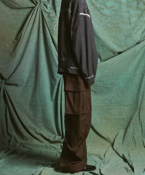 MAISON SPECIAL(メゾンスペシャル)の「《UNISEX》Banana Curve Silhouette Prime-Wide Cargo Trousers/バナナカーブシルエットプライムワイドカーゴスラックス【MAISON SPECIAL/メゾンスペシャル】■セットアップ対応■(カーゴパンツ・メンズ・チャコールグレー/ブラック/ブラウン・2/0/1)」の16枚目の写真