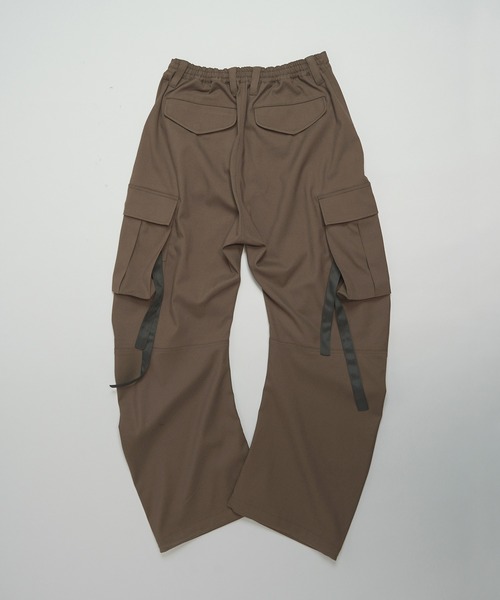 MAISON SPECIAL(メゾンスペシャル)の「《UNISEX》Banana Curve Silhouette Prime-Wide Cargo Trousers/バナナカーブシルエットプライムワイドカーゴスラックス【MAISON SPECIAL/メゾンスペシャル】■セットアップ対応■(カーゴパンツ・メンズ・チャコールグレー/ブラック/ブラウン・2/0/1)」の20枚目の写真