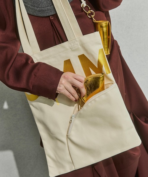 OMMO(オーエムエムオー)の「ARCH POCKET TOTE(トートバッグ・レディース・レッド/シルバー/ホワイト/ブルー/ブラック系/ブラック・F)」の19枚目の写真