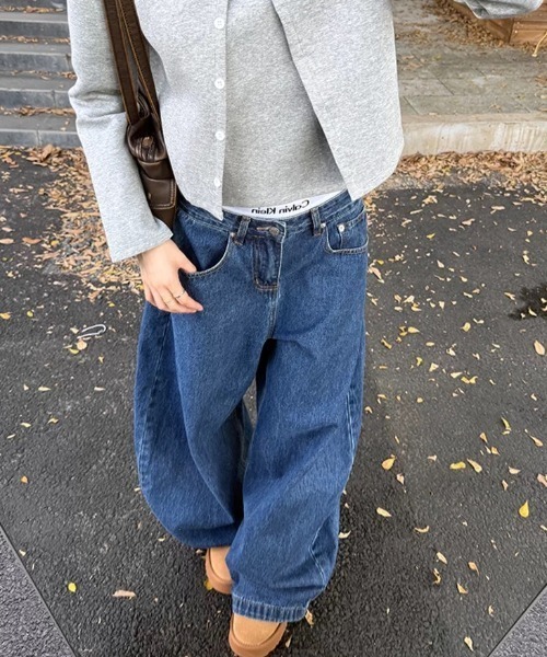 AVYL(アヴィル)の「スーパーワイドルーズバギーデニムパンツ(デニムパンツ・レディース・ブルー・M/S/L)」の5枚目の写真