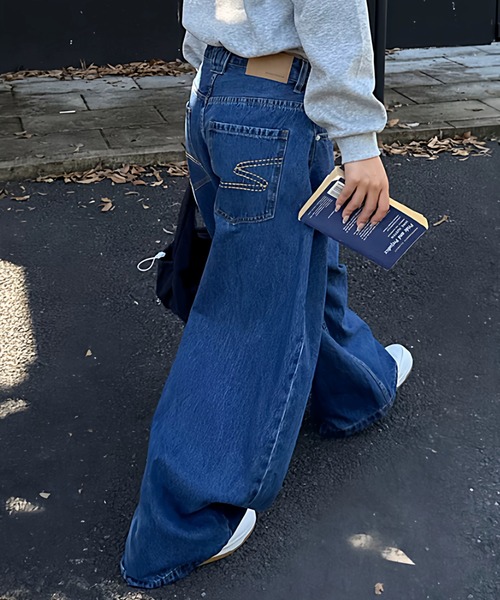 AVYL(アヴィル)の「スーパーワイドルーズバギーデニムパンツ(デニムパンツ・レディース・ブルー・M/S/L)」の10枚目の写真