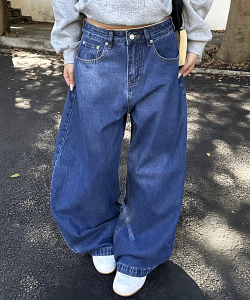 AVYL(アヴィル)の「スーパーワイドルーズバギーデニムパンツ(デニムパンツ・レディース・ブルー・M/S/L)」の12枚目の写真
