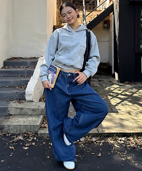 AVYL(アヴィル)の「スーパーワイドルーズバギーデニムパンツ(デニムパンツ・レディース・ブルー・M/S/L)」の13枚目の写真