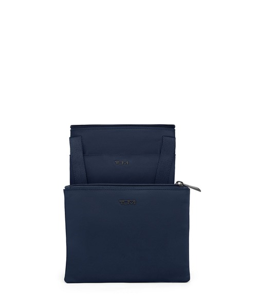TUMI(トゥミ)の「【オンライン限定】VOYAGEUR ジャスト・イン・ケース・スモール・トート(トートバッグ・レディース・ダークネイビー・FREE)」の4枚目の写真