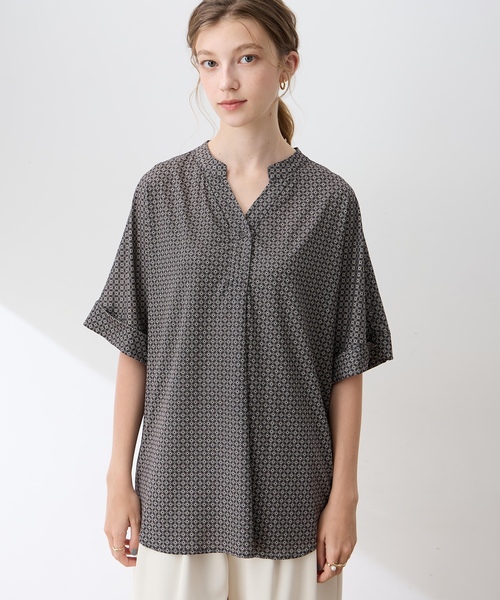 LE SOUK HOLIDAY(ルスークホリデー)の「リネンライクスラブスキッパープリントプルオーバー【接触冷感・UVカット】(Tシャツ/カットソー・レディース・ダークブラウン/オフホワイト・M/L)」の2枚目の写真