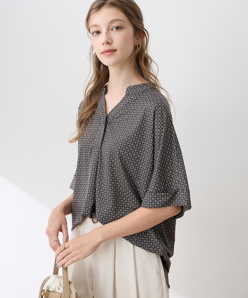 LE SOUK HOLIDAY(ルスークホリデー)の「リネンライクスラブスキッパープリントプルオーバー【接触冷感・UVカット】(Tシャツ/カットソー・レディース・ダークブラウン/オフホワイト・M/L)」の3枚目の写真