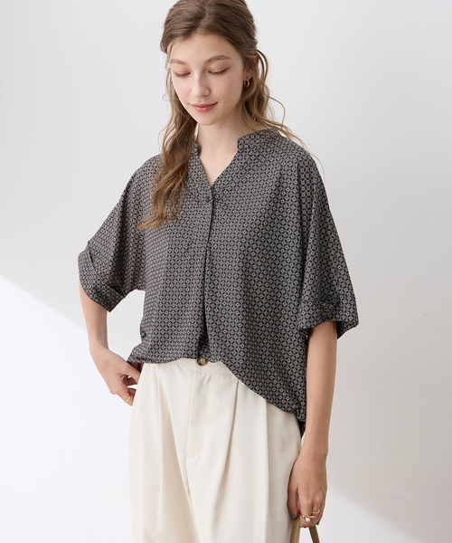 LE SOUK HOLIDAY(ルスークホリデー)の「リネンライクスラブスキッパープリントプルオーバー【接触冷感・UVカット】(Tシャツ/カットソー・レディース・ダークブラウン/オフホワイト・M/L)」の4枚目の写真