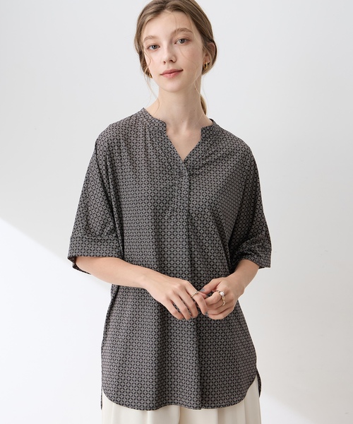LE SOUK HOLIDAY(ルスークホリデー)の「リネンライクスラブスキッパープリントプルオーバー【接触冷感・UVカット】(Tシャツ/カットソー・レディース・ダークブラウン/オフホワイト・M/L)」の6枚目の写真