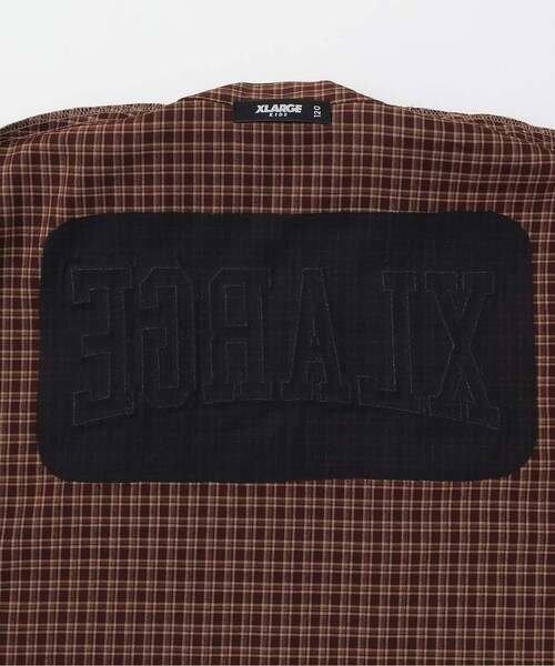 XLARGE KIDS(エクストララージキッズ)の「バックロゴ半袖シャツ(シャツ/ブラウス・キッズ・ブラウン・140cm/110cm)」の6枚目の写真