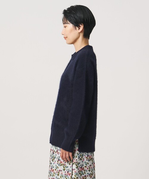 UNITED ARROWS(ユナイテッドアローズ)の「フォックスカシミヤ スキッパー プルオーバー ニット(ニット/セーター・レディース・ダークブラウン/ライトブルー/ネイビー・FREE)」の21枚目の写真