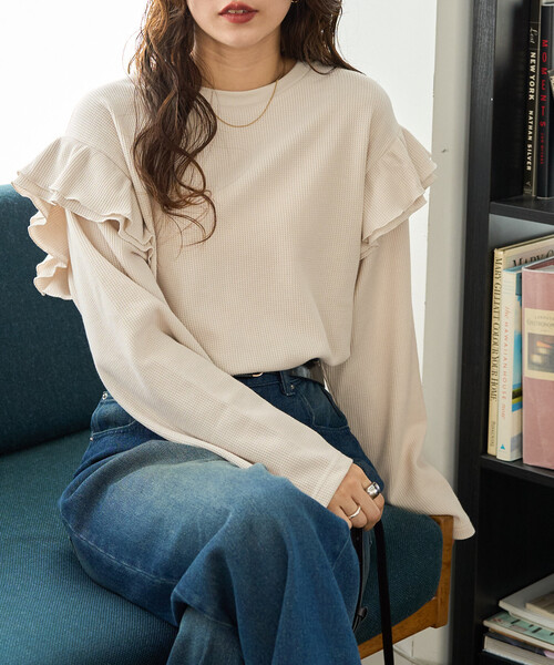 FREAK'S STORE(フリークスストア)の「限定展開 ワッフル フリル 袖 ロングスリーブ プルオーバー(Tシャツ/カットソー・レディース・グレー/ネイビー/レッド/ナチュラル/チャコールグレー/ブラウン・フリ-)」の1枚目の写真