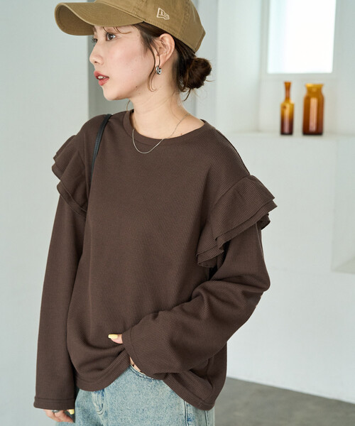 FREAK'S STORE(フリークスストア)の「限定展開 ワッフル フリル 袖 ロングスリーブ プルオーバー(Tシャツ/カットソー・レディース・グレー/ネイビー/レッド/ナチュラル/チャコールグレー/ブラウン・フリ-)」の4枚目の写真