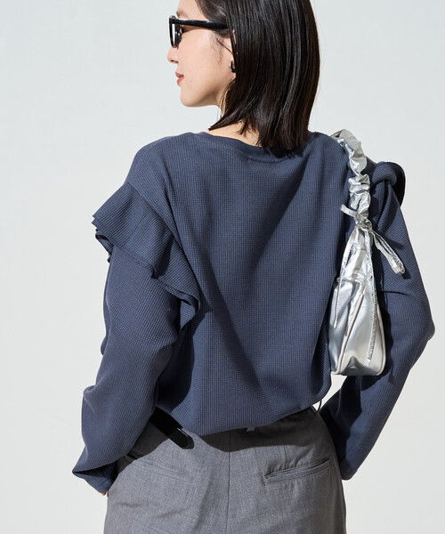 FREAK'S STORE(フリークスストア)の「限定展開 ワッフル フリル 袖 ロングスリーブ プルオーバー(Tシャツ/カットソー・レディース・グレー/ネイビー/レッド/ナチュラル/チャコールグレー/ブラウン・フリ-)」の9枚目の写真