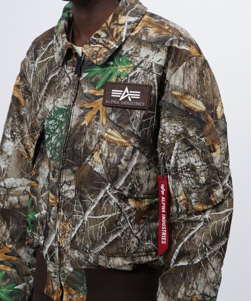 Alpha Industries(アルファインダストリーズ)の「Alpha Industries/アルファ インダストリーズ/CWU 45/P HERITAGE FIT FLIGHT JACKET (CAMO)/CWU 45/P ヘリテージフィット フライトジャケット(ミリタリージャケット・メンズ・カモフラージュ・L/M/S/XS/2XL/XL)」の2枚目の写真