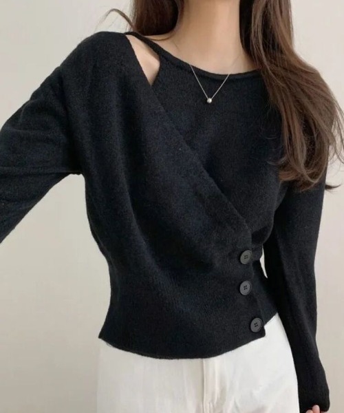Beststore(ベストストア)の「アシンメトリーボタンラップニットトップス(ニット/セーター・レディース・ベージュ/レッド/ピンク/オフホワイト/イエロー/ダークグレー/ダークブルー/ブラック・FREE)」の10枚目の写真