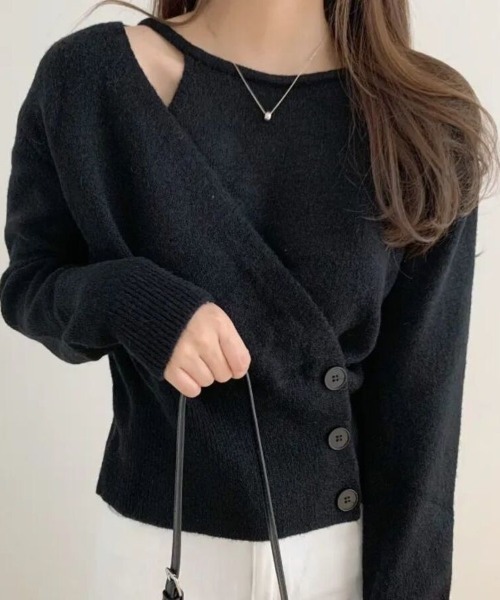 Beststore(ベストストア)の「アシンメトリーボタンラップニットトップス(ニット/セーター・レディース・ベージュ/レッド/ピンク/オフホワイト/イエロー/ダークグレー/ダークブルー/ブラック・FREE)」の11枚目の写真