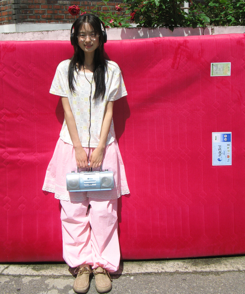 RONRON（ロンロン）の「LACE POINT SKIRT LAYERED JOGGER PANTS PINK（スウェットパンツ・レディース・その他・FREE）」の3枚目の写真