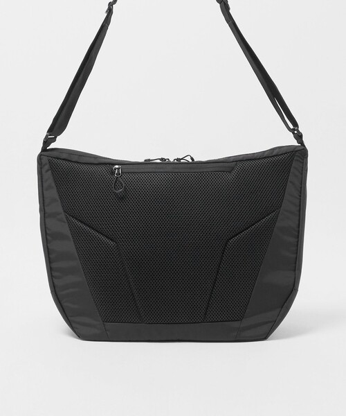 SALOMON(サロモン)の「<SALOMON> ACS SHOULDER BAG/ショルダーバッグ(ショルダーバッグ・メンズ・ブラック・FREE)」の4枚目の写真