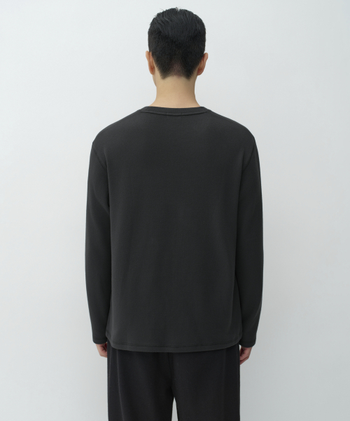 MUSINSA STANDARD（ムシンサスタンダード）の「レギュラークルーネック長袖ニットTシャツ[ブラック]（Tシャツ/カットソー・メンズ・その他・2XL/SMALL/MEDIUM/LARGE/X-LARGE/3XL）」の3枚目の写真