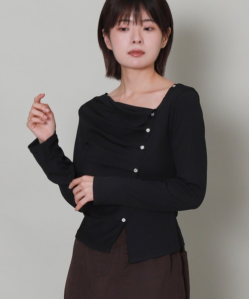 libelle more(リベル モア)の「フロントタックアシンメリブトップス(Tシャツ/カットソー・レディース・ブラック/ネイビー/アイボリー/ボルドー・M)」の2枚目の写真