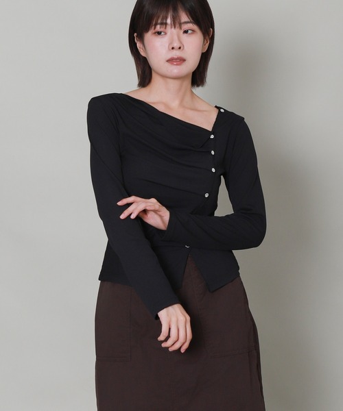 libelle more(リベル モア)の「フロントタックアシンメリブトップス(Tシャツ/カットソー・レディース・ブラック/ネイビー/アイボリー/ボルドー・M)」の6枚目の写真