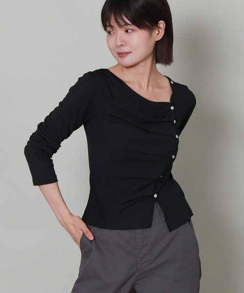 libelle more(リベル モア)の「フロントタックアシンメリブトップス(Tシャツ/カットソー・レディース・ブラック/ネイビー/アイボリー/ボルドー・M)」の7枚目の写真
