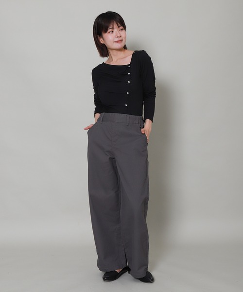 libelle more(リベル モア)の「フロントタックアシンメリブトップス(Tシャツ/カットソー・レディース・ブラック/ネイビー/アイボリー/ボルドー・M)」の9枚目の写真