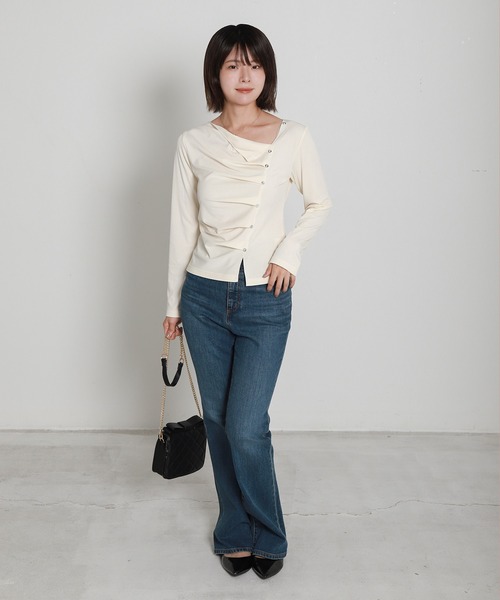 libelle more(リベル モア)の「フロントタックアシンメリブトップス(Tシャツ/カットソー・レディース・ブラック/ネイビー/アイボリー/ボルドー・M)」の19枚目の写真
