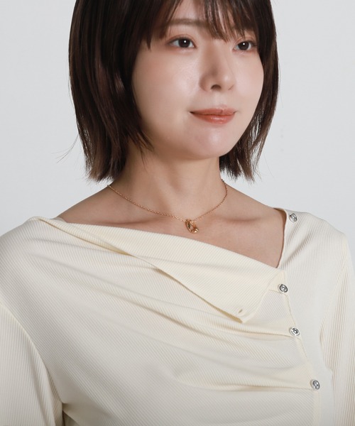 libelle more(リベル モア)の「フロントタックアシンメリブトップス(Tシャツ/カットソー・レディース・ブラック/ネイビー/アイボリー/ボルドー・M)」の21枚目の写真