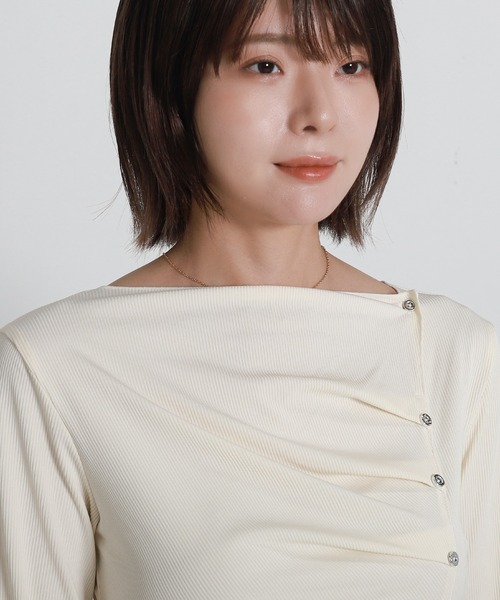 libelle more(リベル モア)の「フロントタックアシンメリブトップス(Tシャツ/カットソー・レディース・ブラック/ネイビー/アイボリー/ボルドー・M)」の22枚目の写真