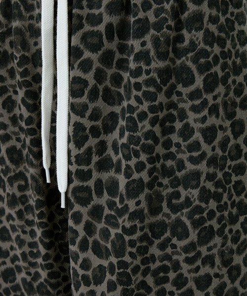 FREAK'S STORE(フリークスストア)の「<低身長サイズあり>ウォッシュ加工 イージーデニムパンツ レオパード(その他パンツ・レディース・その他1・MEDIUM/SMALL/X-SMALL)」の16枚目の写真