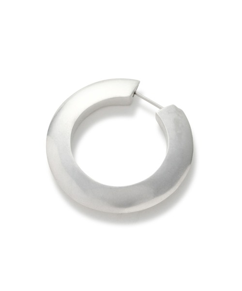 YLEVE(イレーヴ)の「YLEVE / TRIANGLE HOOP EARRING L(ピアス(片耳用)・レディース・シルバー・FREE)」の2枚目の写真
