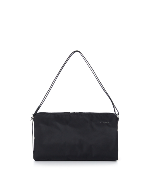 RAWROW（ロウロウ）の「ニエプス ナイロンフィルムバッグ XL [3colors]（メッセンジャーバッグ・レディース・ブラック/ブラウン/オリーブ・FREE）」の4枚目の写真