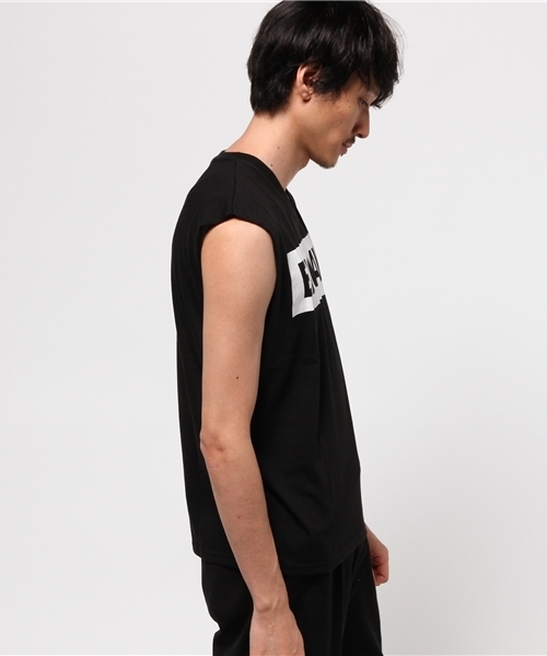 VENCEEXCHANGE(ヴァンスエクスチェンジ)の「ロング丈BOXロゴプリントノースリーブT (タンクトップ・メンズ・オフホワイト/ブラック・MEDIUM/LARGE)」の3枚目の写真