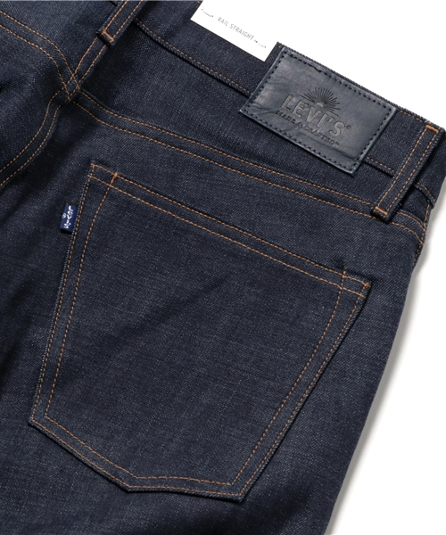 Levi's Made & Crafted（リーバイスメイドアンドクラフテッド）の「LEVI'S(R) MADE&CRAFTED(TM) レイルストレートフィット ブルー RAIL STRAIGHT NON STRETCH SELVED（デニムパンツ・メンズ・ブルー・W31 L34/W32 L34/W30 L34/W34 L34/W28 L34/W33 L34/W29 L34/W29 L32/W30 L32/W28 L32）」の5枚目の写真