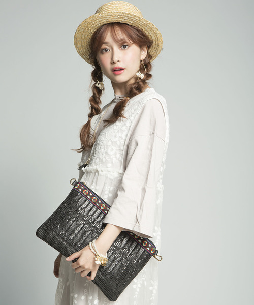 PLAIN CLOTHING（プレーンクロージング）の「2WAYチロリアンクラッチバッグ【PLAIN CLOTHING】（クラッチバッグ・レディース・ベージュ/ブラック・FREE）」の8枚目の写真