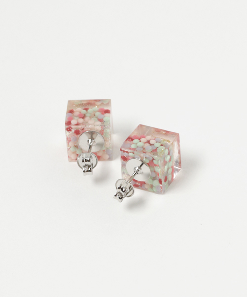 TONE SELECT GOODS(トーンセレクトグッズ)の「【rurururu】キュービックピアスM(ピアス(両耳用)・レディース・パープル/レッド/グリーン/その他/マルチ・FREE)」の7枚目の写真