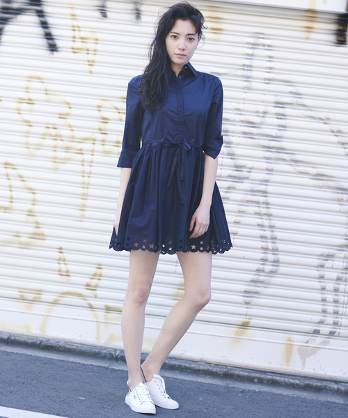 TOMMY HILFIGER（トミーヒルフィガー）の「フィッテッドブロイダリードレス（ワンピース・レディース・ネイビー・LARGE/MEDIUM/SMALL）」の4枚目の写真