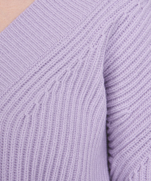 UNITED ARROWS(ユナイテッドアローズ)の「UWSC アゼ Vネック ニット†(ニット/セーター・レディース・ネイビー/オフホワイト/グレー/ライトブルー/ライラック・FREE)」の17枚目の写真