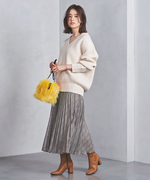 UNITED ARROWS(ユナイテッドアローズ)の「UWSC アゼ Vネック ニット†(ニット/セーター・レディース・ネイビー/オフホワイト/グレー/ライトブルー/ライラック・FREE)」の15枚目の写真