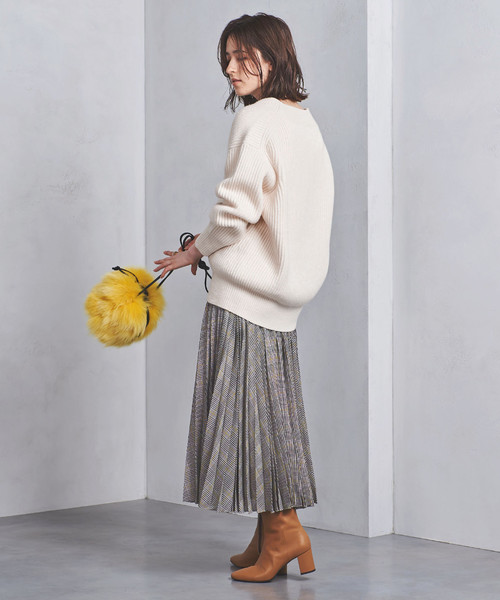 UNITED ARROWS(ユナイテッドアローズ)の「UWSC アゼ Vネック ニット†(ニット/セーター・レディース・ネイビー/オフホワイト/グレー/ライトブルー/ライラック・FREE)」の14枚目の写真