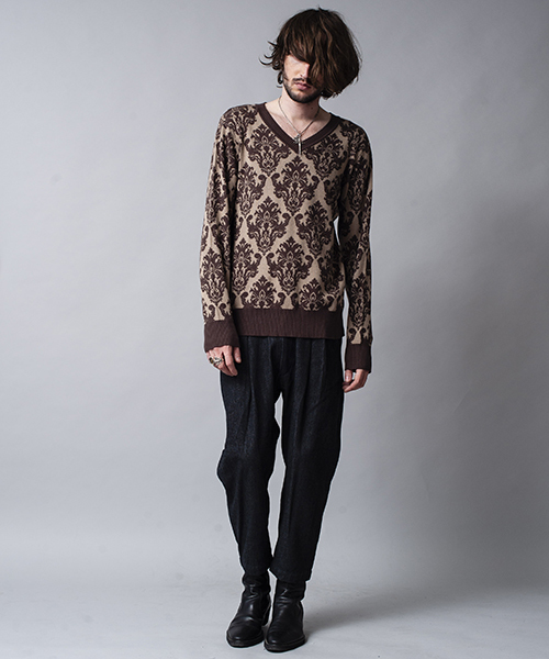 NO ID.（ノーアイディ）の「mn1761-ＣニットアラベスクＪＱ－Ｖ－Ｎプルオーバー（ニット/セーター・メンズ・ブラウン/ネイビー/ブラック×ホワイト/ブラック×ゴールド・1/2）」の11枚目の写真