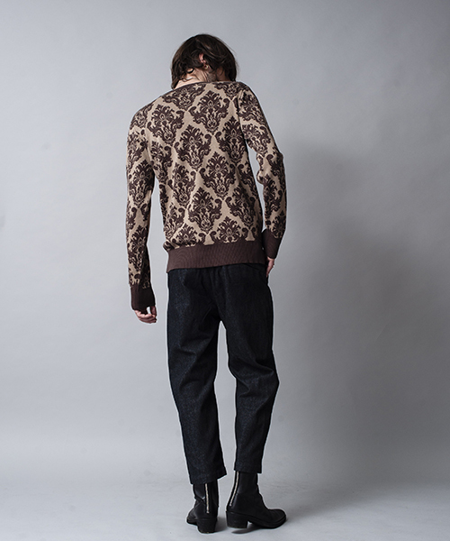 NO ID.（ノーアイディ）の「mn1761-ＣニットアラベスクＪＱ－Ｖ－Ｎプルオーバー（ニット/セーター・メンズ・ブラウン/ネイビー/ブラック×ホワイト/ブラック×ゴールド・1/2）」の13枚目の写真