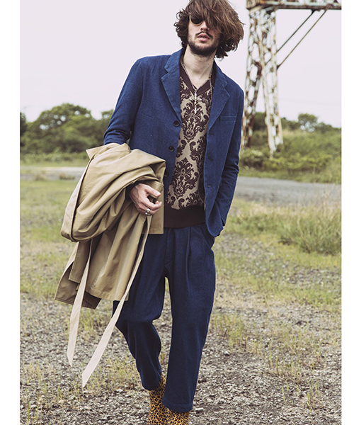 NO ID.（ノーアイディ）の「mn1761-ＣニットアラベスクＪＱ－Ｖ－Ｎプルオーバー（ニット/セーター・メンズ・ブラウン/ネイビー/ブラック×ホワイト/ブラック×ゴールド・1/2）」の17枚目の写真